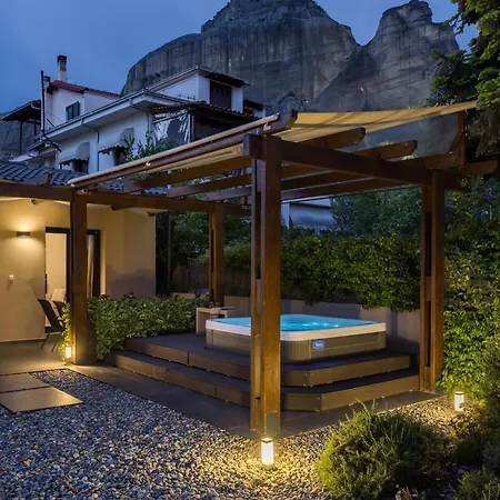 Meteora Boutique A *
