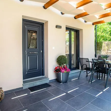 Meteora Boutique A *