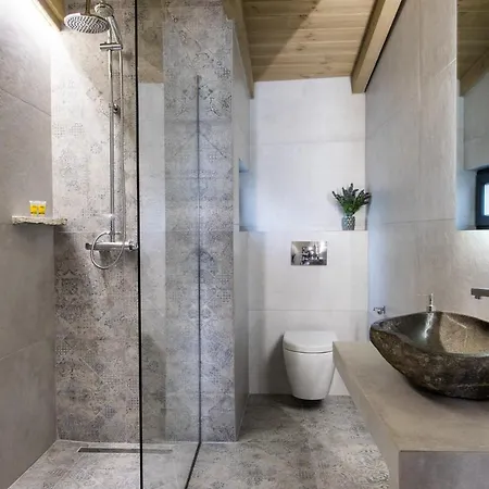 Meteora Boutique A *