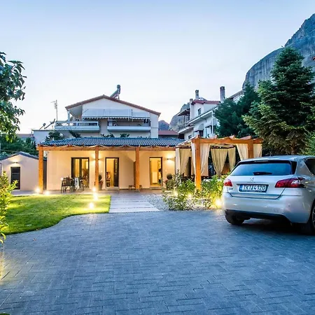 Meteora Boutique A *